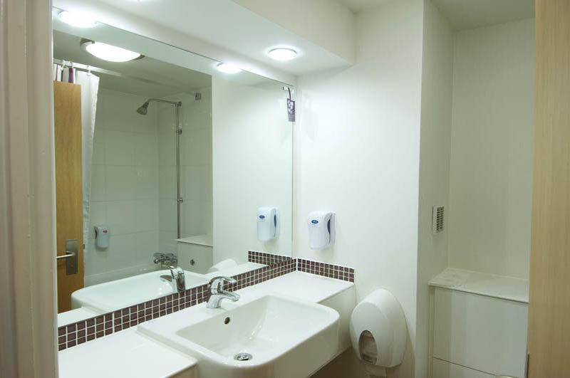 Premier Inn Wolverhampton City Centre Buitenkant foto