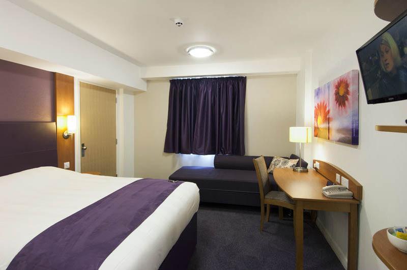 Premier Inn Wolverhampton City Centre Buitenkant foto